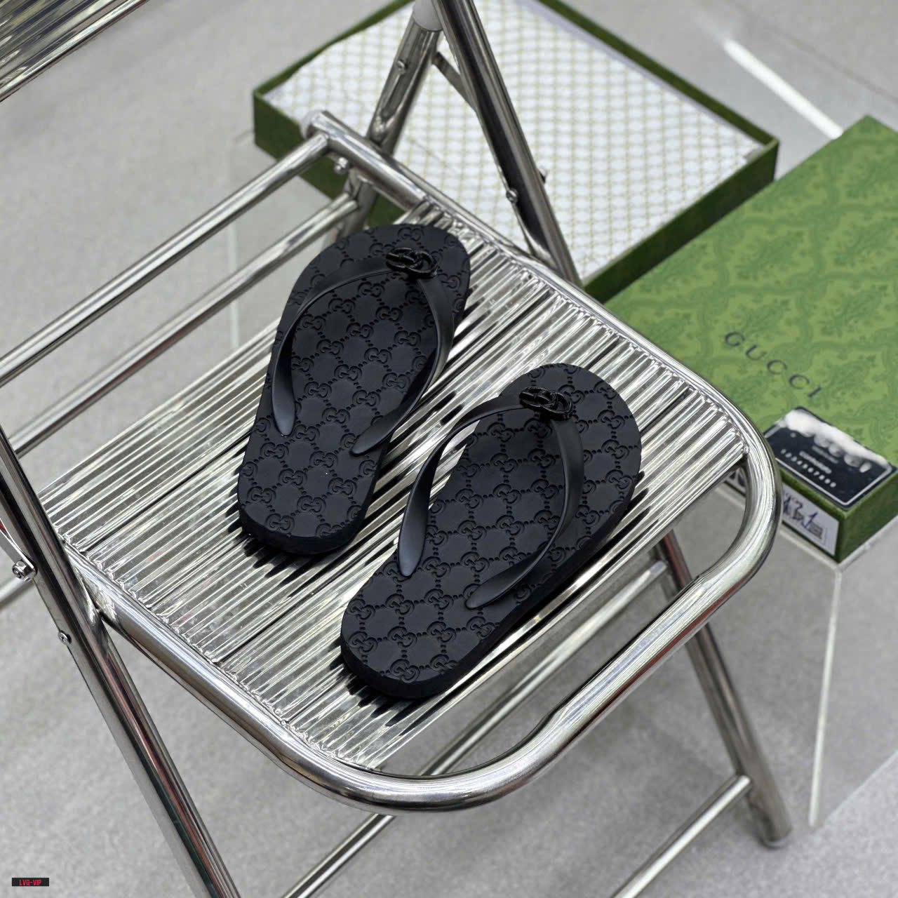 Dép tông, xỏ ngón Gucci GC Đen logo GG họa tiết monogram đế dập chìm Like Auth on web fullbox bill thẻ LVQ